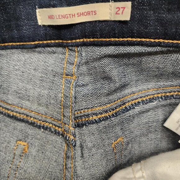 Levi's Dark Blue Mid Length Midi Jean Shorts Size 27 Cuffed Mid Rise - Picture 4 of 9